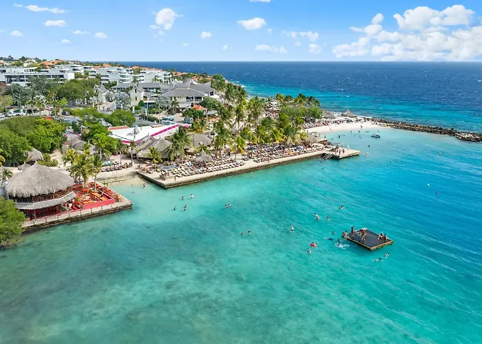 Villa Curazon met privézwembad vlakbij het strand!